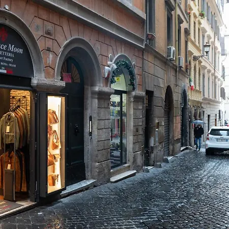 Pantheon Chic Apartment