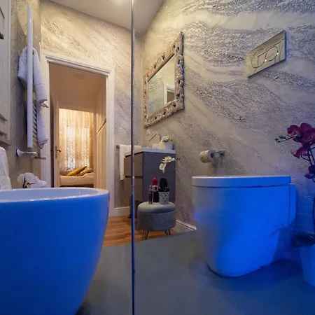 Pantheon Chic Apartment