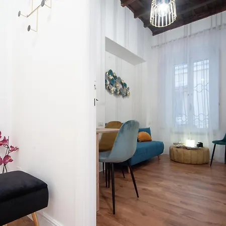 Pantheon Chic Apartment Rome