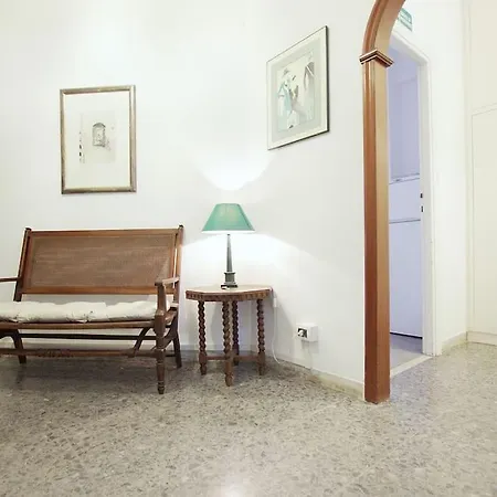 Labriola St Peter's House- Free Parking