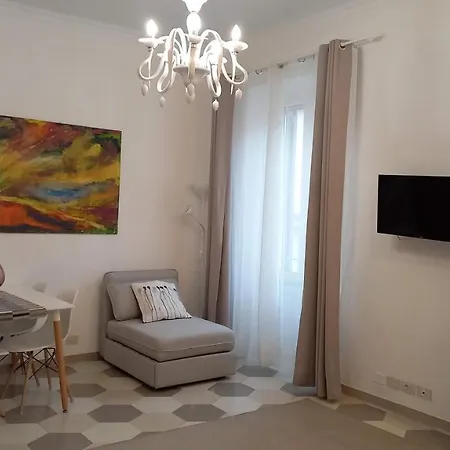 In Borgo Vittorio A Due Passi Da San Pietro 아파트