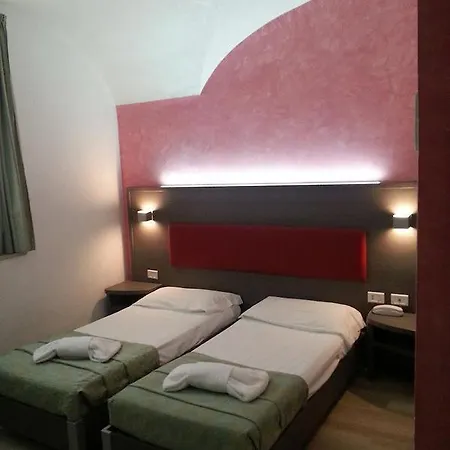 Center 2 Hotel 3*