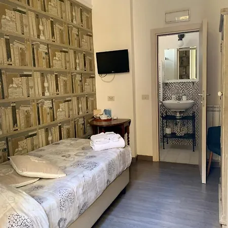 Casa Vicenza 3* Rome
