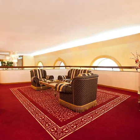 Mondial Hotel 4*