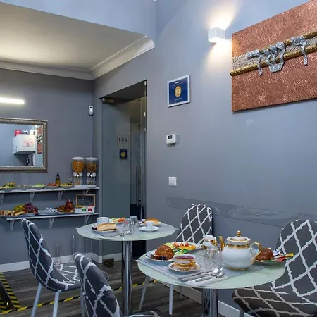 Lea Luxury Pensión Roma