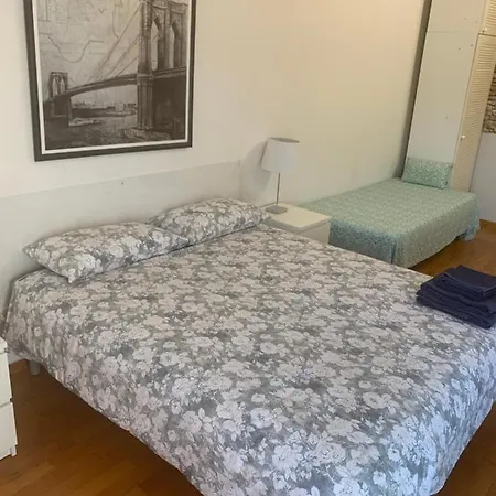 Affittacamere Porta Portese 19 *