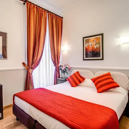 Everest Hotel 2*