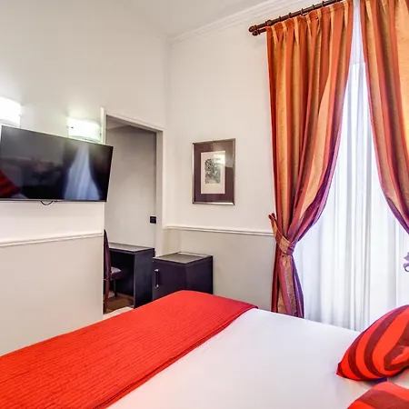 Everest Hotel 2*