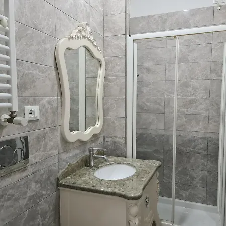 Innstation Guest house *