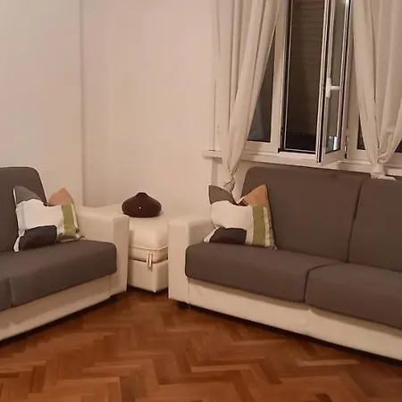 Handy&rivieni Apartment *
