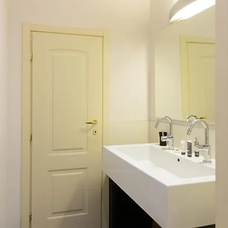 Guest house Luxury Ripetta 2 2*