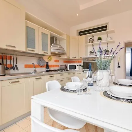 Elegant Aparment Vittorio Center Apartment