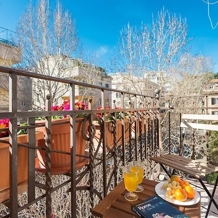 Trastevere Glorioso Wood 2 Bedrooms Apartment *