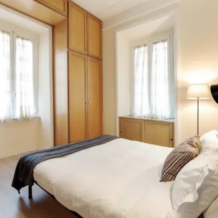 Sunny Flat In Elegant Building Close To Colosseum