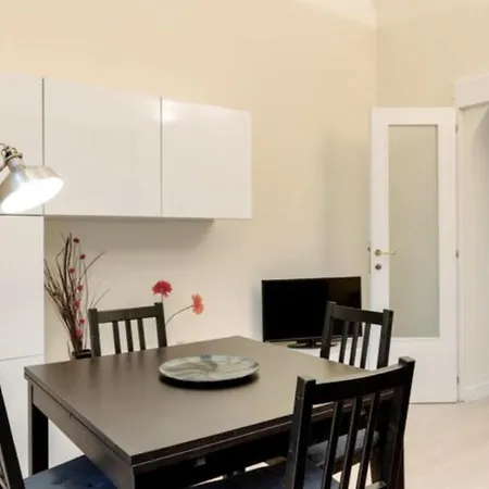 Sunny Flat In Elegant Building Close To Colosseum Rome