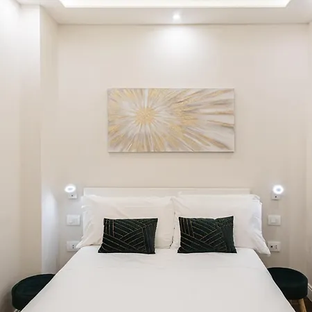 Apartment Frattina 35