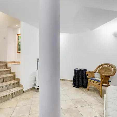 Spacious Loft In The Heart Of *