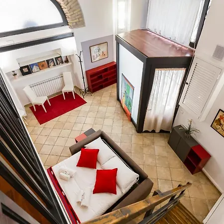 Spacious Loft In The Heart Of Apartment *