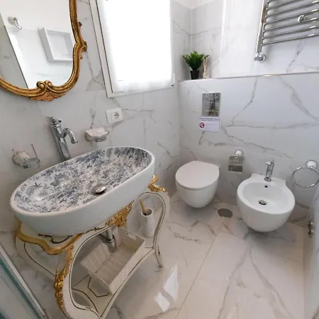The Best Rent - Three-bedroom Close To Colosseo Apartament