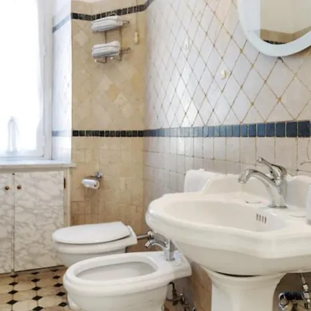 Sunny Flat In Elegant Building Close To Colosseum Apartment Rome