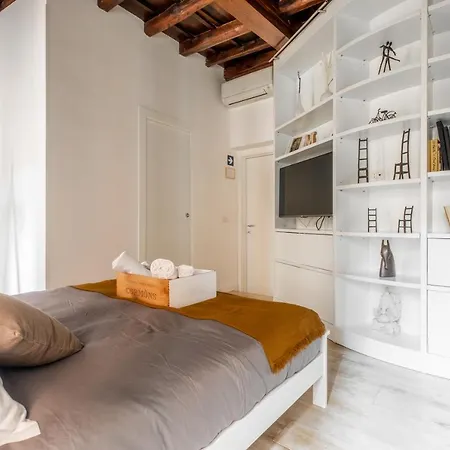 Domus Paganica Charming Apartment *