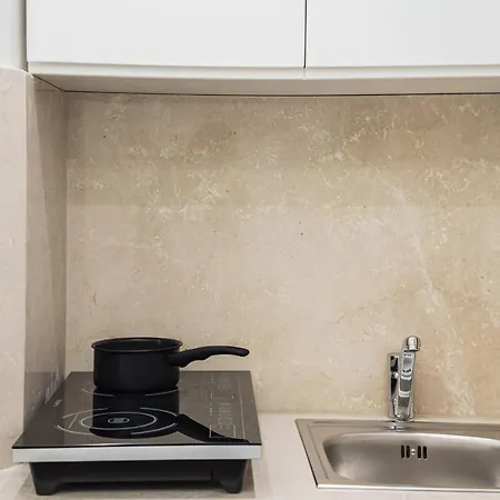 Apartment Frattina 35