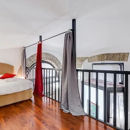 Apartment Spacious Loft In The Heart Of