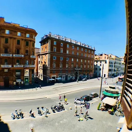 Apartment Arenula *