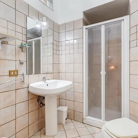 Con 3 Da Letto E 2 Bagni Vicino Al Vaticano Rome