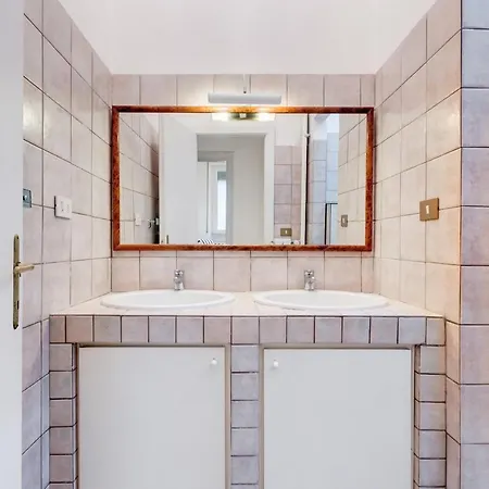 Apartment Con 3 Da Letto E 2 Bagni Vicino Al Vaticano *