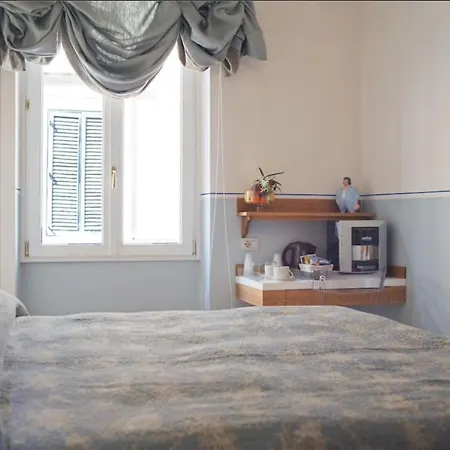 Piazza Di Spagna Prestige Petit Guest house