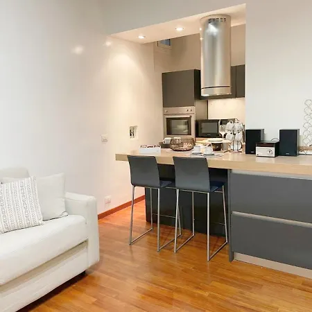 Pantheon Grand Apartment