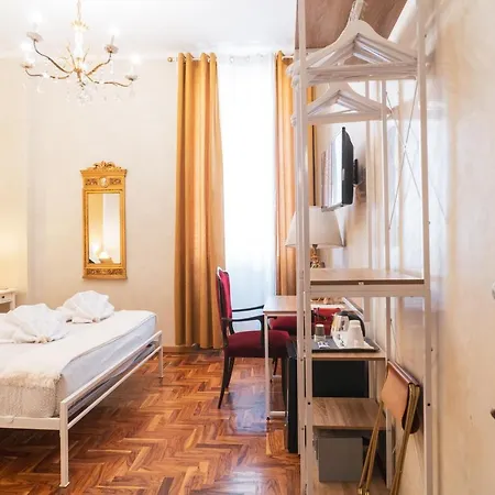 Affittacamere Golden Piazza Di Spagna 3*
