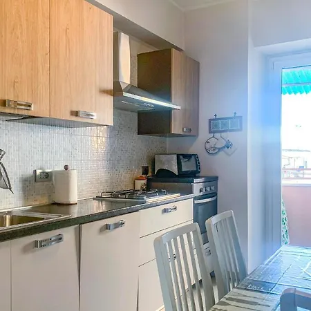 Stunning In With 1 Bedrooms And Wifi