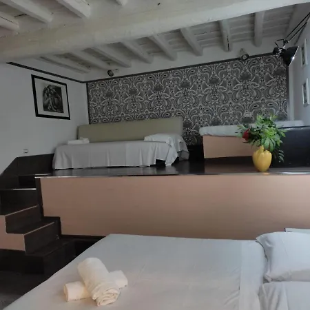 Relais Palazzo Taverna Affittacamere Roma