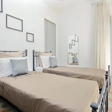 Timeless St Peter Terrace Apartment *