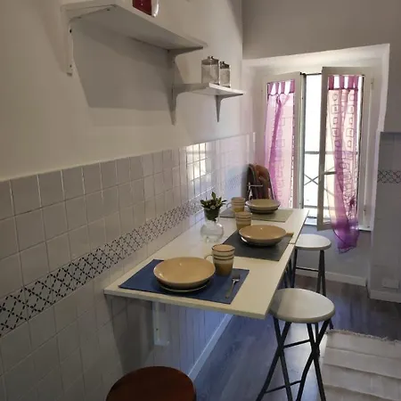 La Maison B8 Apartment