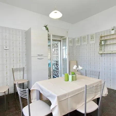 Timeless St Peter Terrace Apartment Rome