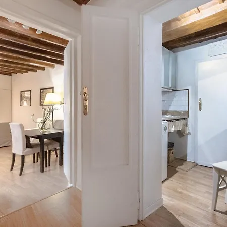 Romantica Studio-rental In Apartment