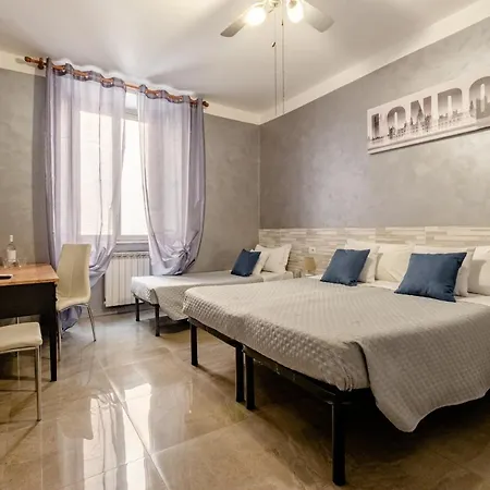 4-bdr Among Colosseum&termini 10-people Apartment