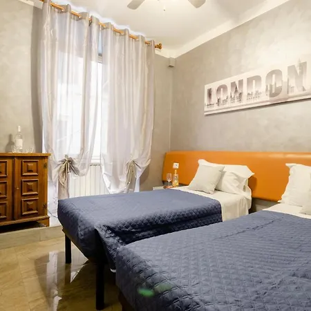 4-bdr Among Colosseum&termini 10-people Apartment Rome