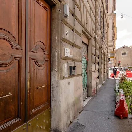 4-bdr Among Colosseum&termini 10-people *