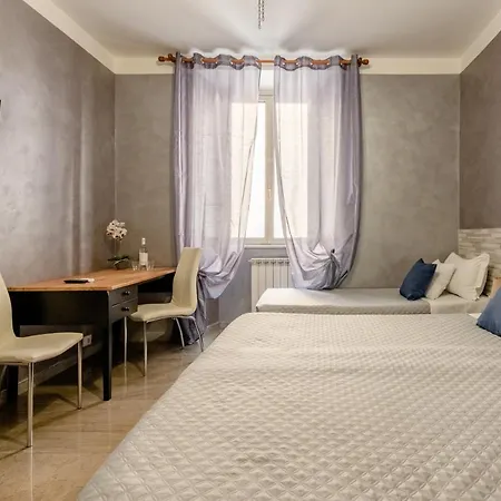 Apartment 4-bdr Among Colosseum&termini 10-people *