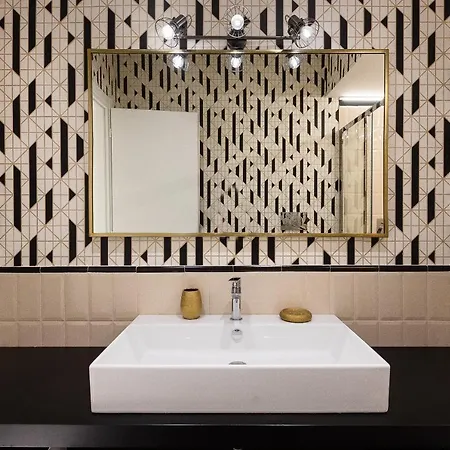 Lovely New Home, Piazza San Cosimato! Apartment