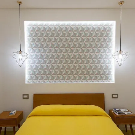 Lovely New Home, Piazza San Cosimato! Apartment Rome