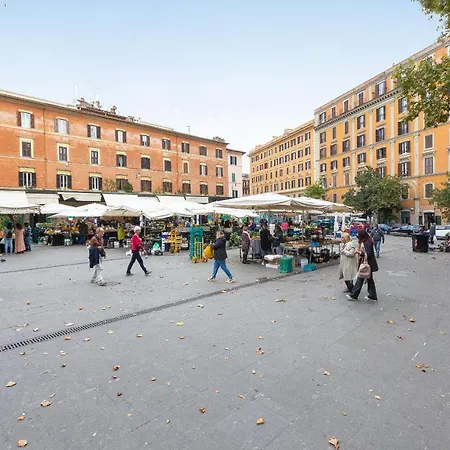 Lovely New Home, Piazza San Cosimato! Apartment *