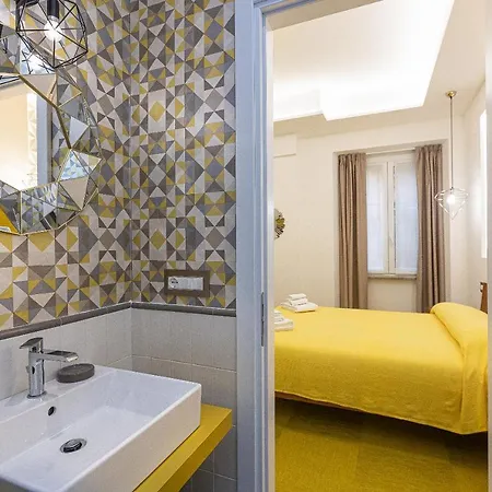 Lovely New Home, Piazza San Cosimato! Apartment