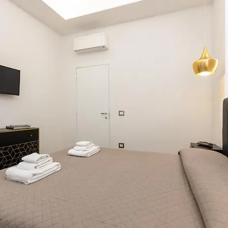 Apartment Lovely New Home, Piazza San Cosimato!