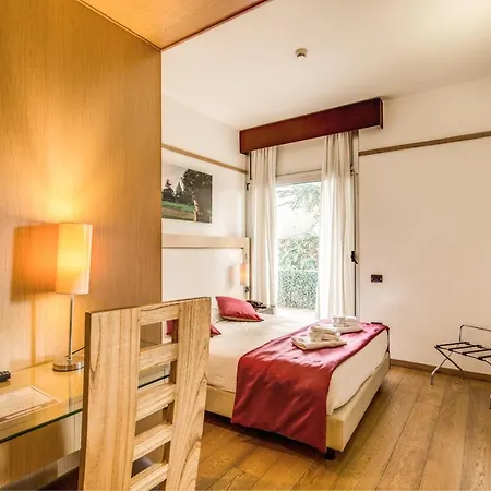 Ξενοδοχείο Ginevra Palace 3*