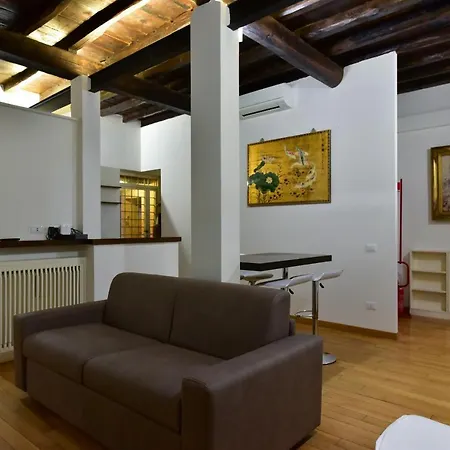 Elite 2 Apartment *